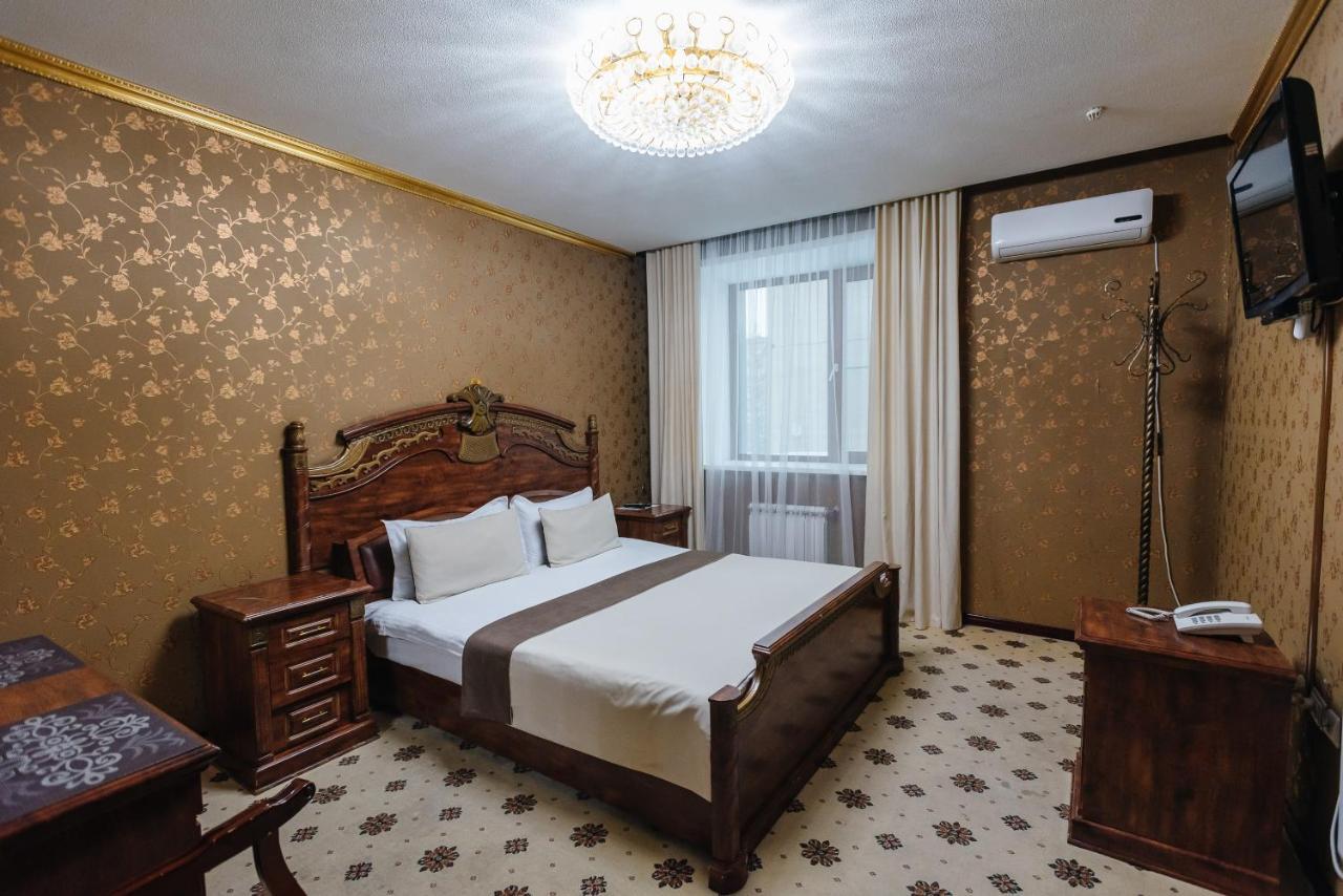 Altyn Adam Hotel Petropavlovsk Ngoại thất bức ảnh