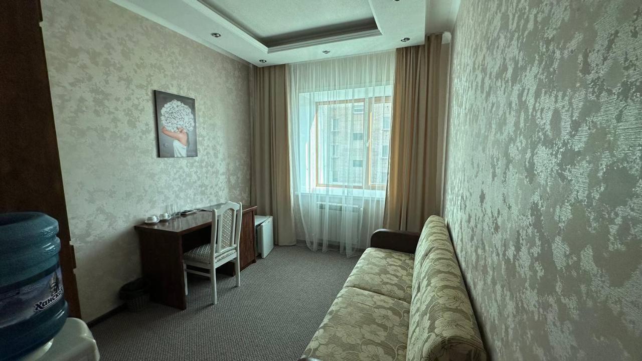 Altyn Adam Hotel Petropavlovsk Ngoại thất bức ảnh