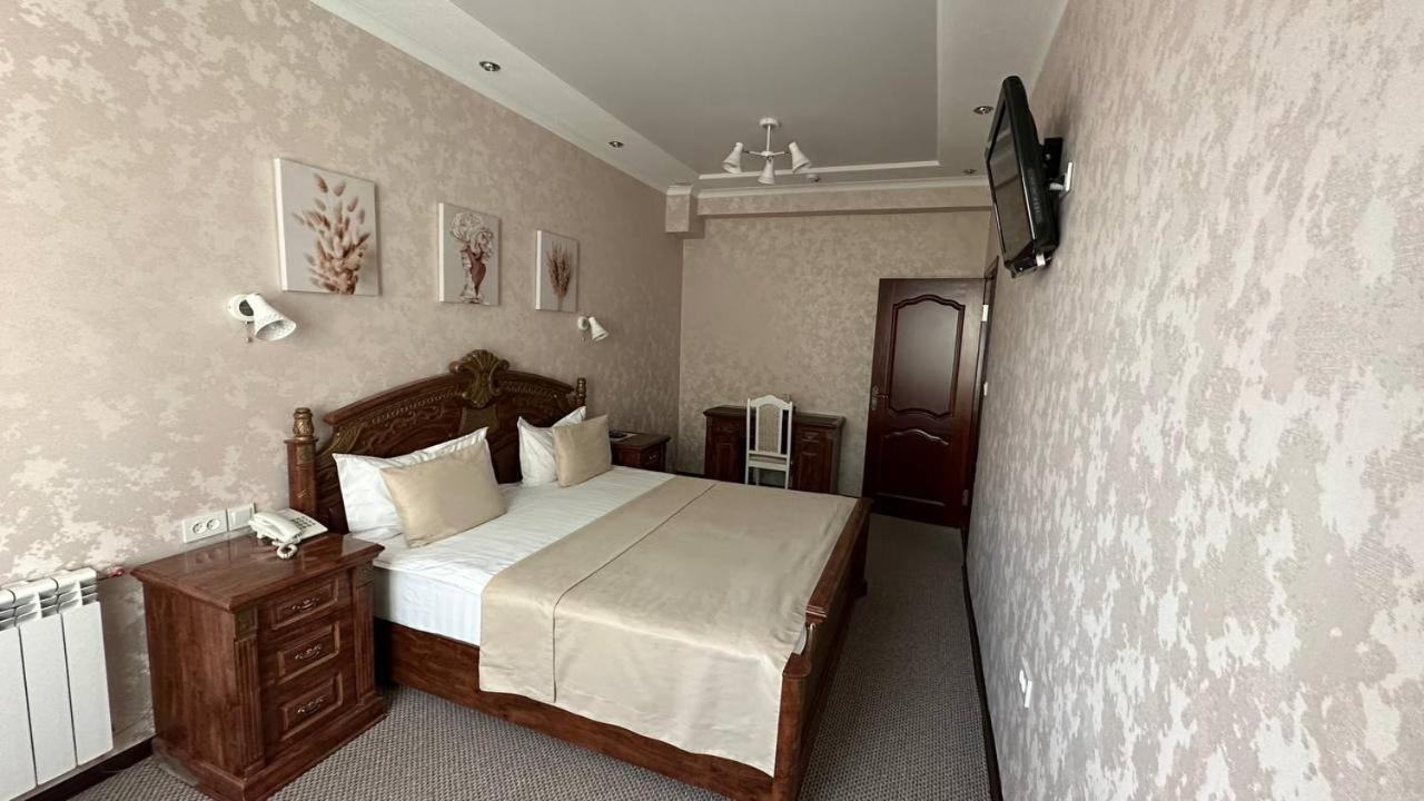 Altyn Adam Hotel Petropavlovsk Ngoại thất bức ảnh