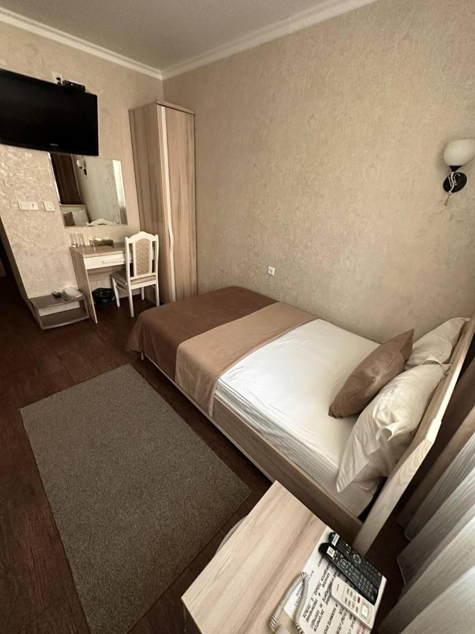 Altyn Adam Hotel Petropavlovsk Ngoại thất bức ảnh