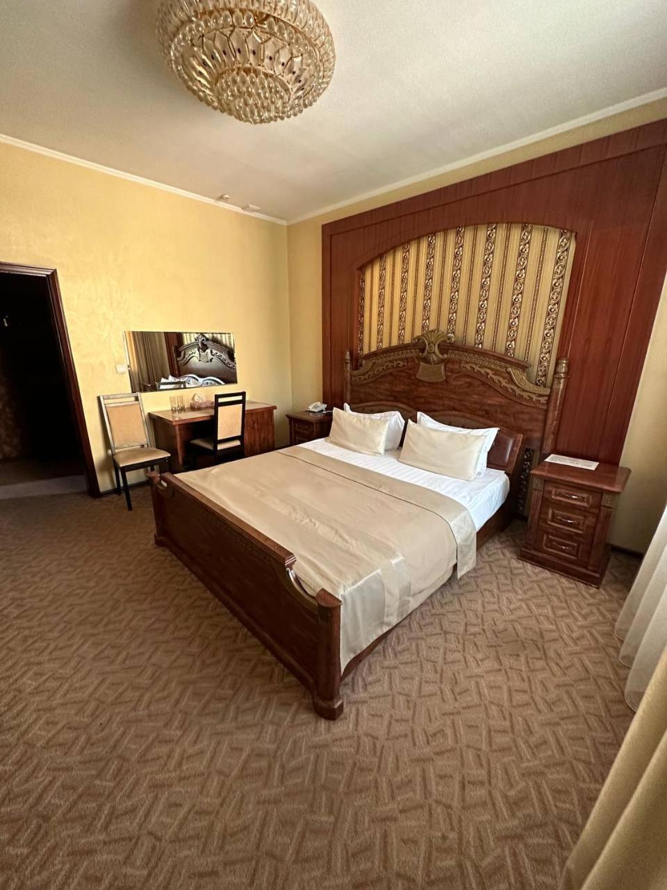 Altyn Adam Hotel Petropavlovsk Ngoại thất bức ảnh