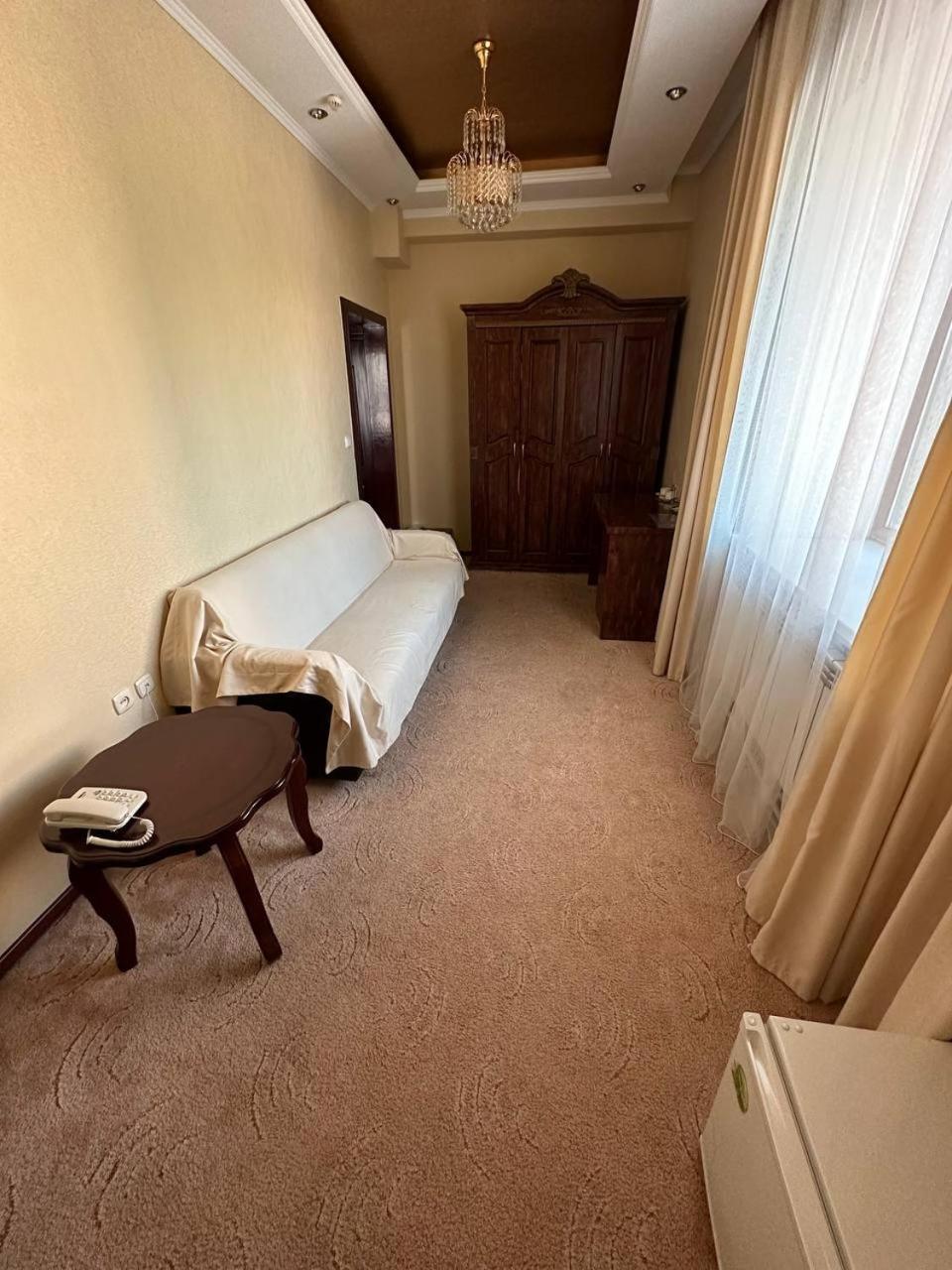 Altyn Adam Hotel Petropavlovsk Ngoại thất bức ảnh