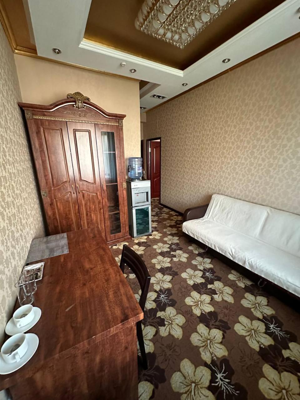 Altyn Adam Hotel Petropavlovsk Ngoại thất bức ảnh