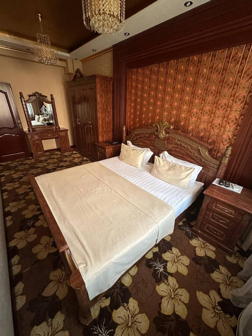 Altyn Adam Hotel Petropavlovsk Ngoại thất bức ảnh