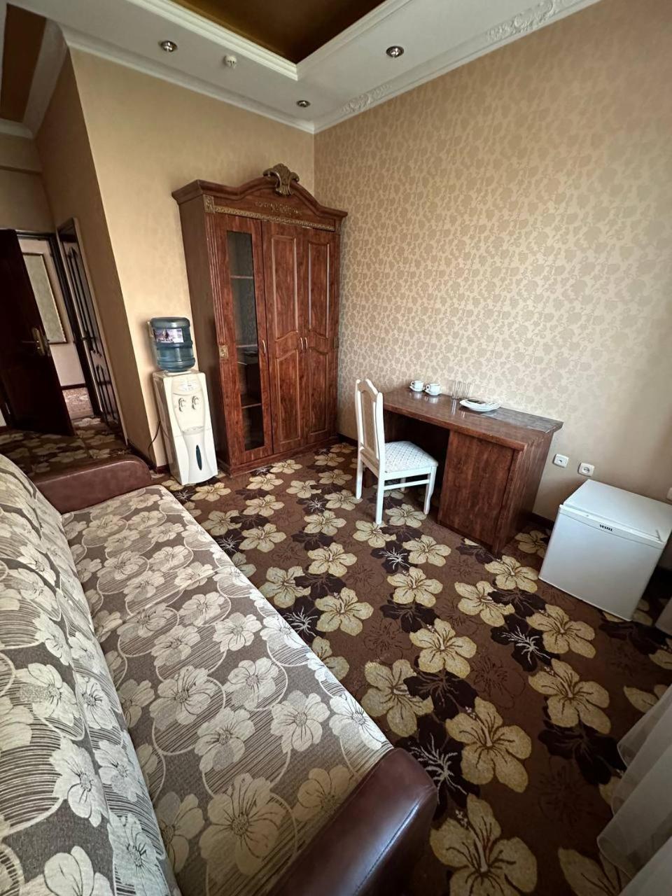 Altyn Adam Hotel Petropavlovsk Ngoại thất bức ảnh