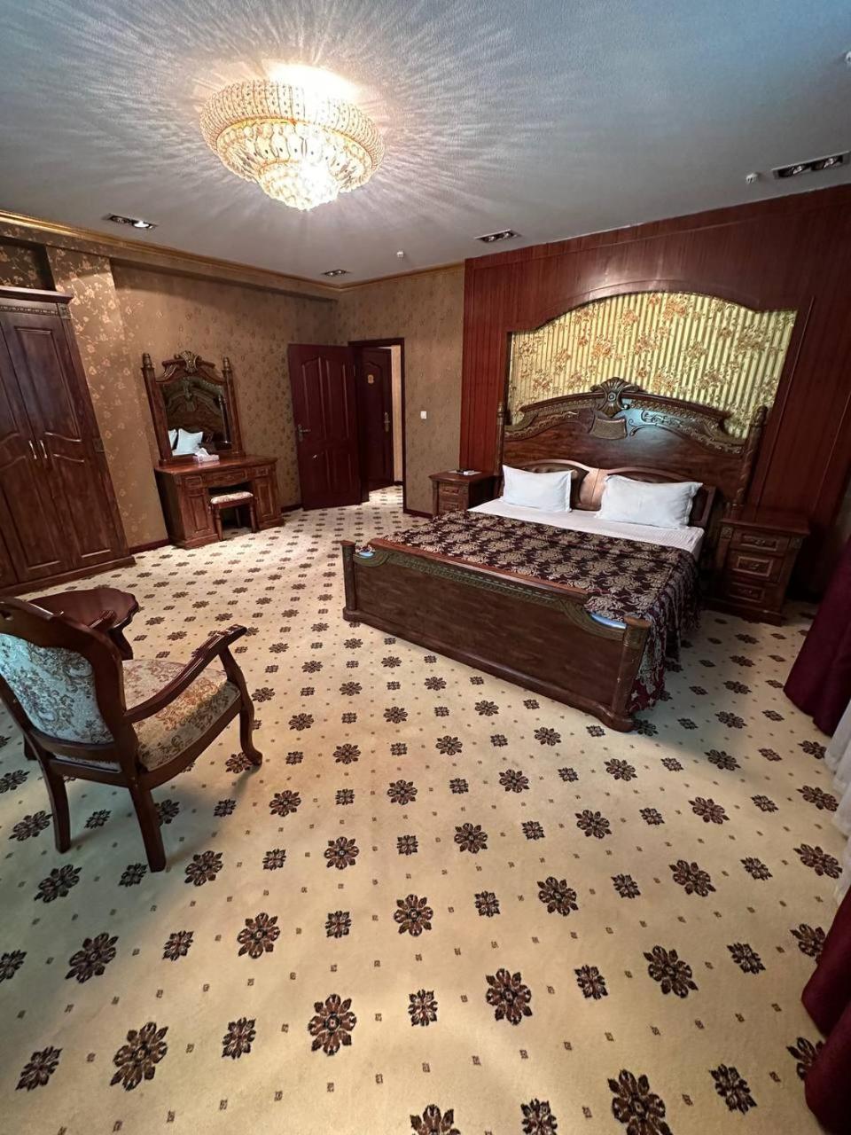 Altyn Adam Hotel Petropavlovsk Ngoại thất bức ảnh
