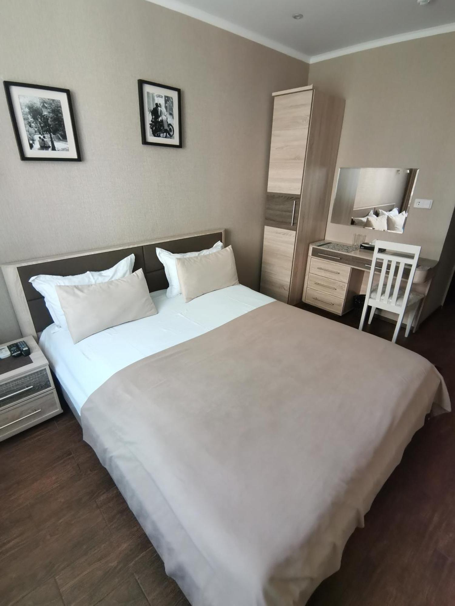 Altyn Adam Hotel Petropavlovsk Ngoại thất bức ảnh
