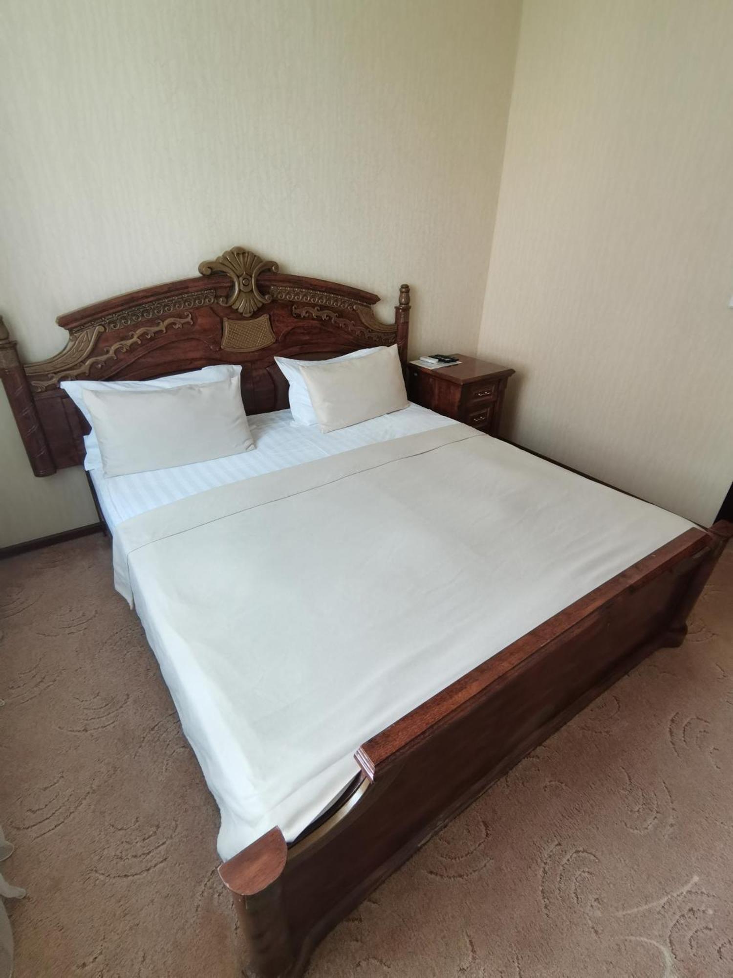Altyn Adam Hotel Petropavlovsk Ngoại thất bức ảnh