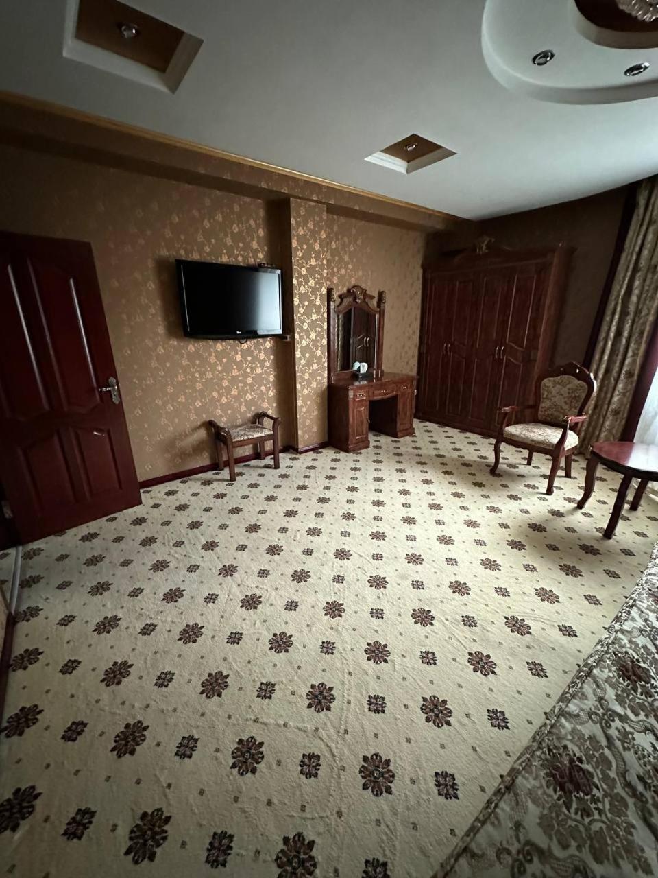 Altyn Adam Hotel Petropavlovsk Ngoại thất bức ảnh