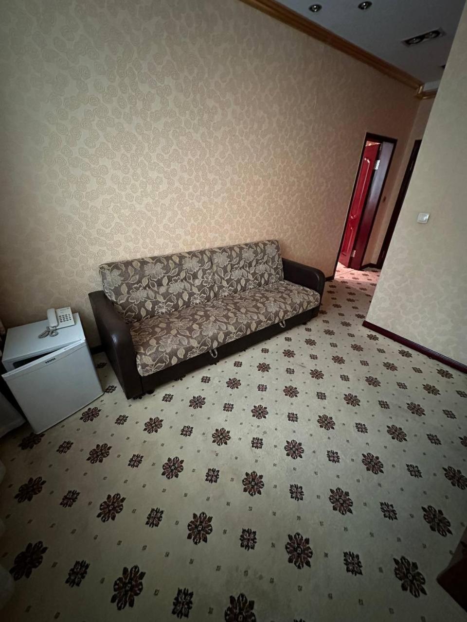 Altyn Adam Hotel Petropavlovsk Ngoại thất bức ảnh